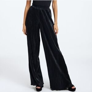 Good American Shine Plissé Pants in Black